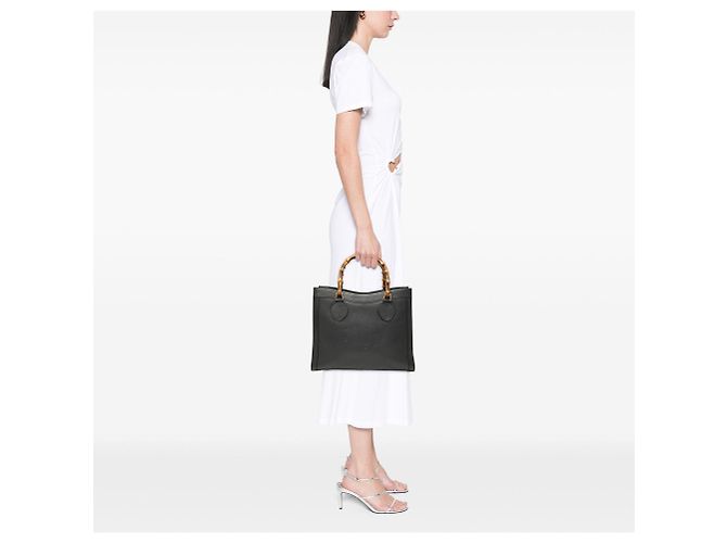 Borsa Tote Gucci Diana in pelle nera, dimensione Medium, con manico in bambù Nero - vista 6