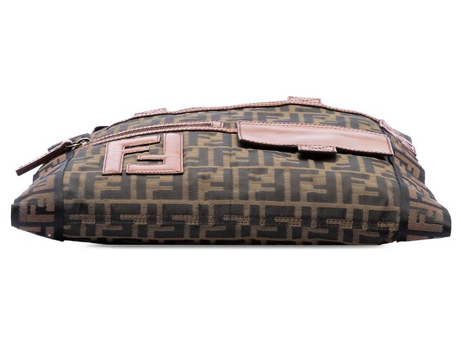 Borsa a tracolla piatta Fendi Zucca Canvas FF marrone - vista 3