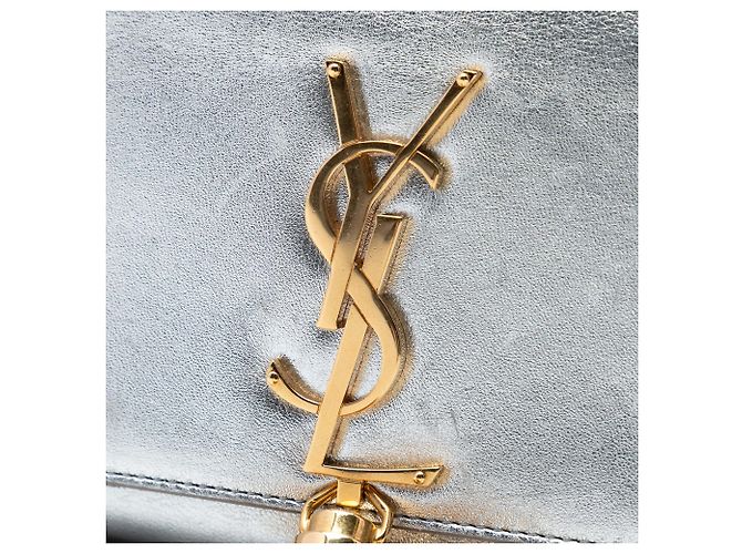 Borsa a tracolla Kate Small in pelle di vitello metallizzata con monogramma Saint Laurent argento - vista 5