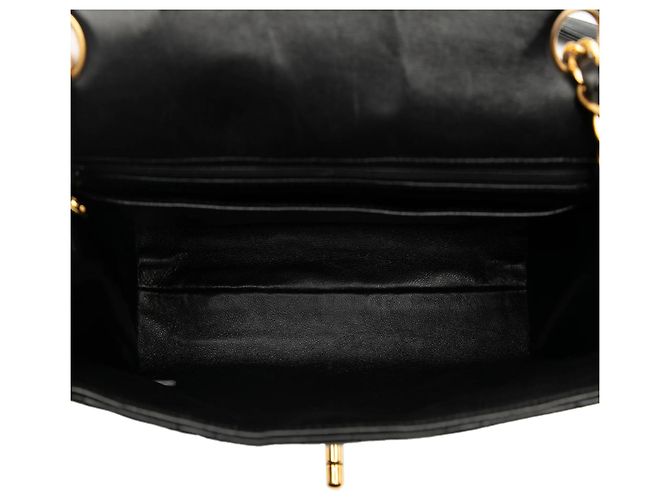 Borsa a tracolla Chanel Small Square in agnello nero con patta dritta a flap singolo - vista 4