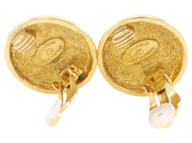 Orecchini a cerchio Chanel CC trapuntati placcati oro D'oro - vista 3