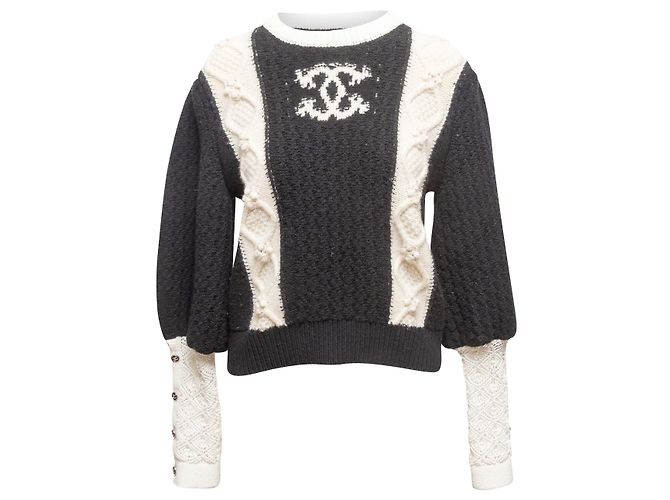 Schwarz-Weiß Chanel 2021 Metiers d'Art Woll- und Kaschmir-CC-Pullover Größe FR 38 - Ansicht 2