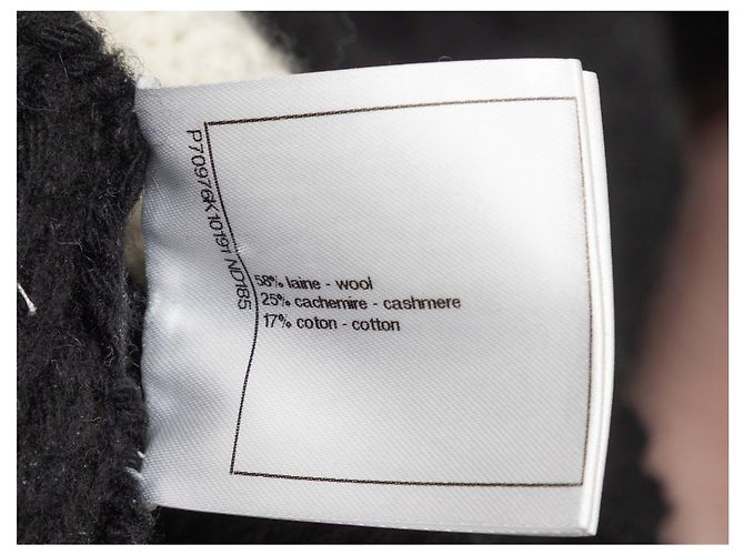 Schwarz-Weiß Chanel 2021 Metiers d'Art Woll- und Kaschmir-CC-Pullover Größe FR 38 - Ansicht 6