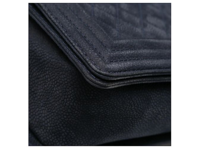 Borsa a tracolla Chanel Large Boy Flap in caviar trapuntato iridescente blu - vista 7