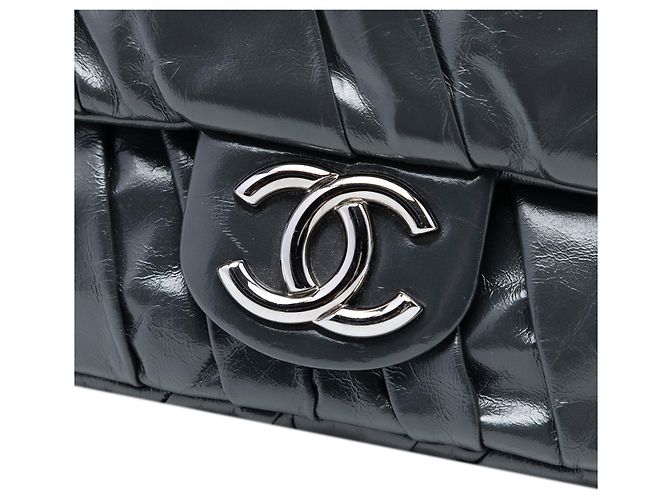 Borsa a tracolla Chanel Medium Glazed Calfskin Twisted Flap nera Nero - vista 6