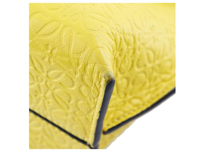 Borsa a tracolla Avenue in pelle Repeat Anagram LOEWE gialla Giallo - vista 7