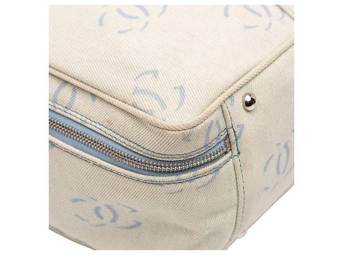 Borsa da viaggio Chanel CC in denim blu - vista 11