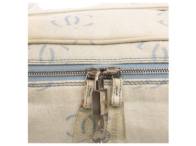Borsa da viaggio Chanel CC in denim blu - vista 12