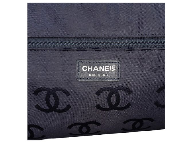 Borsa da viaggio Chanel CC in denim blu - vista 7