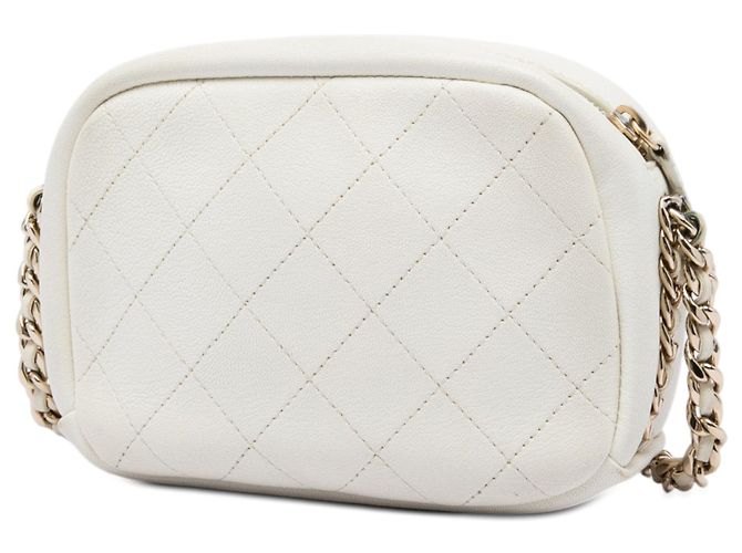 Camera Pequena bolsa de câmera Chanel branca em pele de cabra acolchoada casual Branco - vista 2