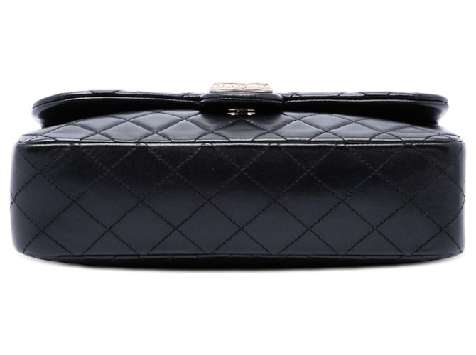 Bolsa de ombro Chanel Westminster em pele de cordeiro acolchoada preta Medium com aba de pérolas Preto - vista 3