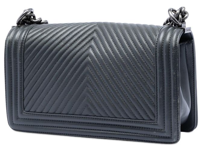 Borsa a tracolla Chanel Old Medium Chevron Lambskin Boy Flap grigia Grigio - vista 2