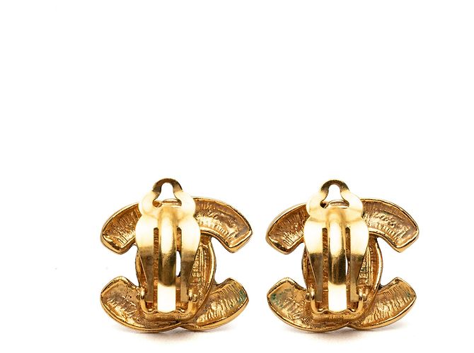 Orecchini a clip trapuntati Chanel CC placcati oro D'oro - vista 2