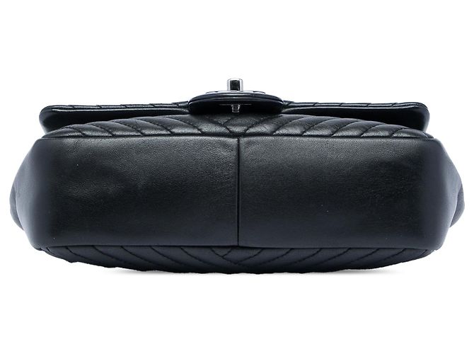 Bolsa de Ombro Chanel Small Lambskin CC Crossing Flap Preta Preto - vista 3