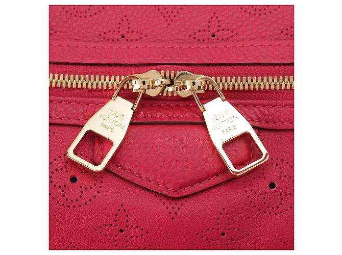 Borsa a tracolla Louis Vuitton Monogram Mahina Galatea PM rossa Rosso - vista 7