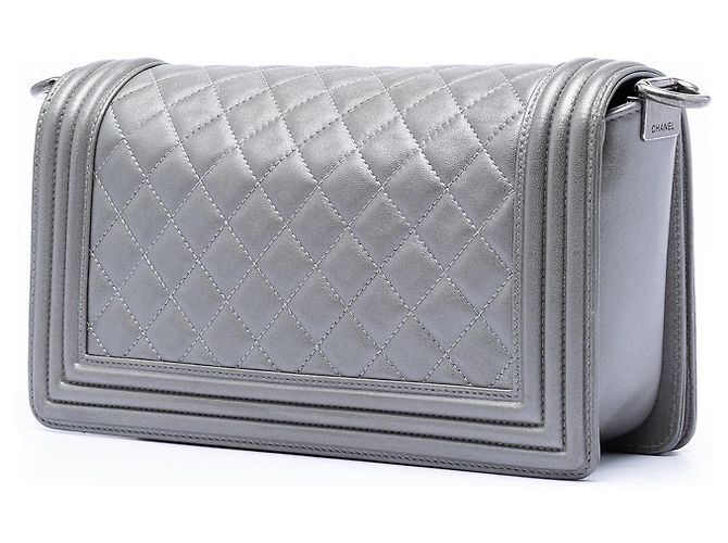 Borsa a tracolla Chanel Old Medium Boy Flap in agnello trapuntato grigio - vista 2