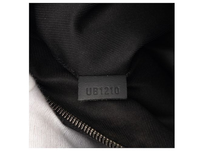 Pochette Louis Vuitton Monogram Shadow Discovery nera Nero - vista 6