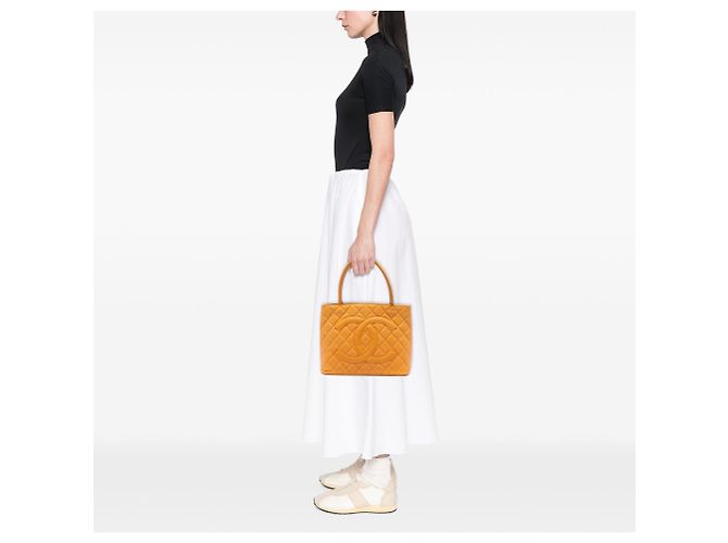 Tote Chanel Caviar Medallion Giallo - vista 5