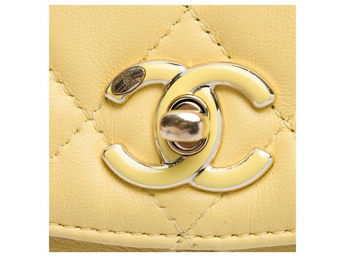 Borsa a tracolla Chanel Small Quilted Lambskin Cocovado Ribbon Chain Flap Gialla Giallo - vista 4