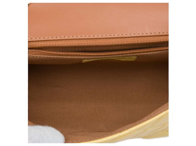 Borsa a tracolla Chanel Small Quilted Lambskin Cocovado Ribbon Chain Flap Gialla Giallo - vista 5