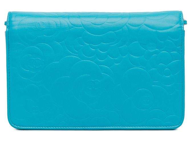 Wallet On Chain Borsa a tracolla con catena Chanel in pelle di agnello con stampa CC e camelia blu - vista 3
