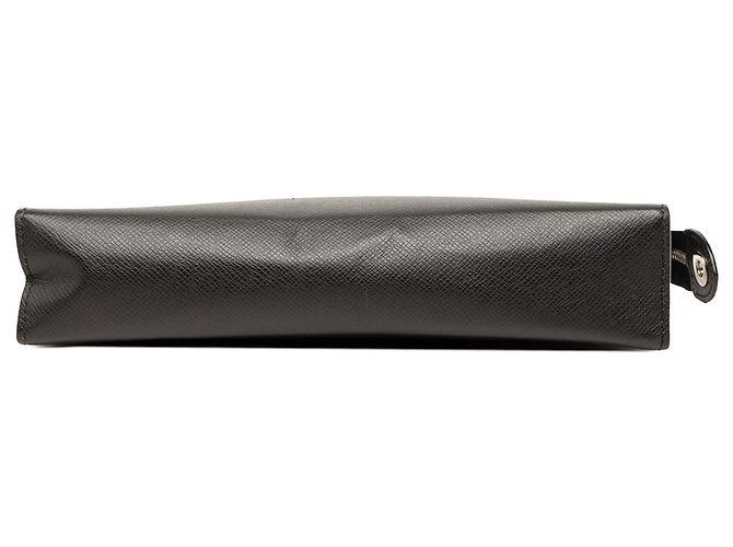 Borsa a Pochette Voyage MM Louis Vuitton Taiga Nera Nero - vista 3