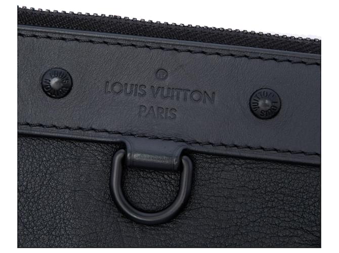 Pochette Louis Vuitton Monogram Shadow Discovery nera Nero - vista 5