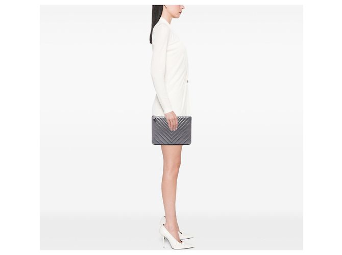 Chanel O Case Clutch Chevron Metallic Kalbsleder Grau Medium - Ansicht 6