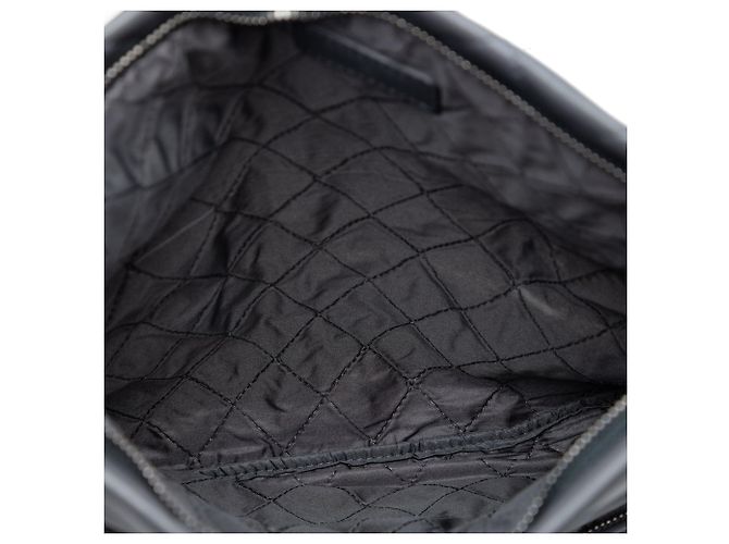 Graue Chanel CC gesteppte Lammleder-Foldover-Clutch - Ansicht 4