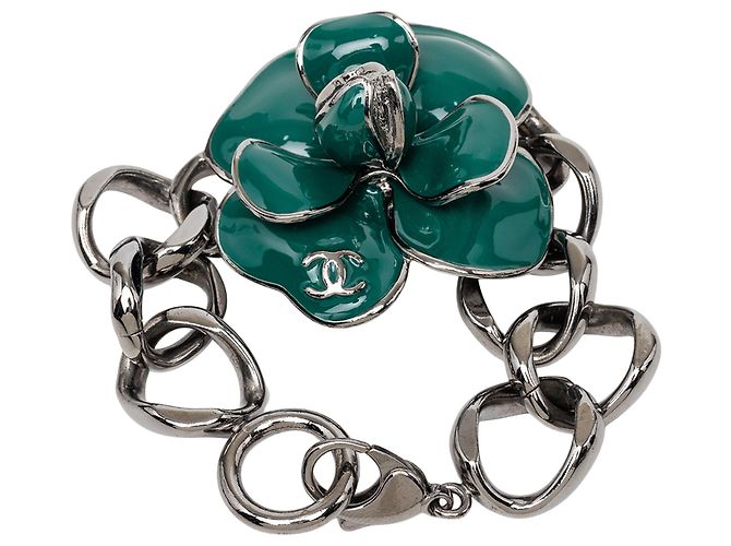 Bracciale a catena Camélia Chanel CC in ottone rutenio e smalto verde - vista 4
