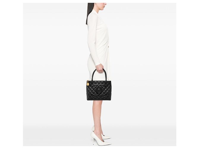 Tote Chanel Caviar Medallion negro - vista 7