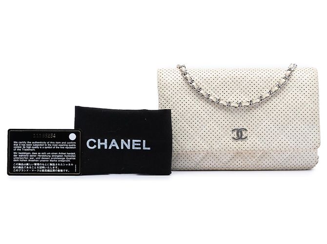 Wallet On Chain Chanel CC gesteppte perforierte Lammleder Crossbody-Wallet Bag in Weiß - Ansicht 7