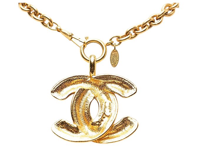 Collana con pendente trapuntato Chanel CC placcato oro D'oro - vista 2
