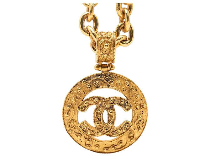 Collana con pendente rotondo Chanel CC placcato oro D'oro - vista 2