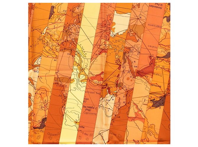 Sciarpa in seta Hermès Le Monde Est Vaste 90 Arancione - vista 2