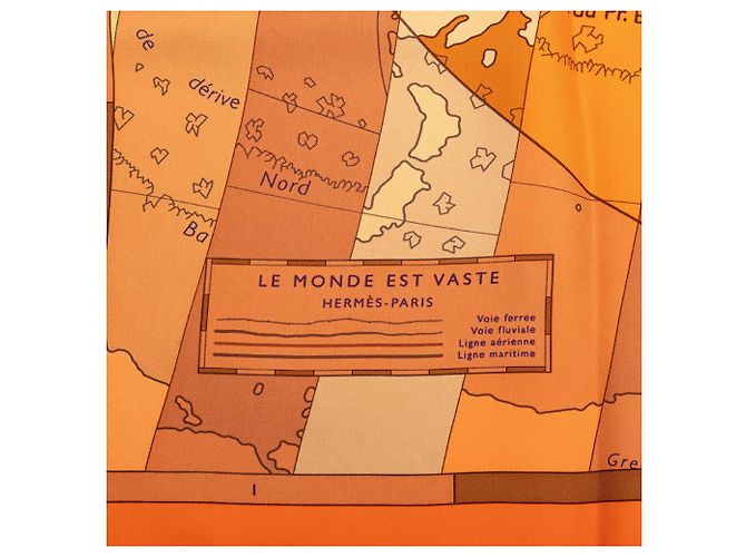 Sciarpa in seta Hermès Le Monde Est Vaste 90 Arancione - vista 3