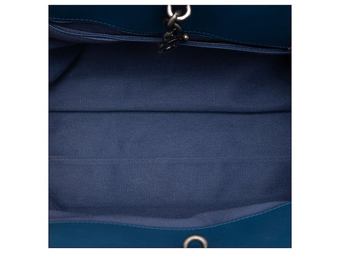 Borsa bowling Chanel CC in pelle di vitello invecchiata trapuntata blu - vista 4
