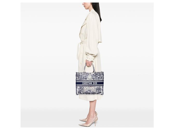 Book Tote Tote Book Dior in tela bianca con ricami Around The World Bianco - vista 6