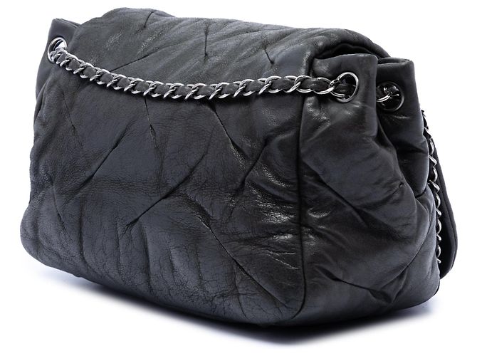 Borsa a tracolla Chanel Glint in pelle di vitello iridescente nera con patta a soffietto Nero - vista 2
