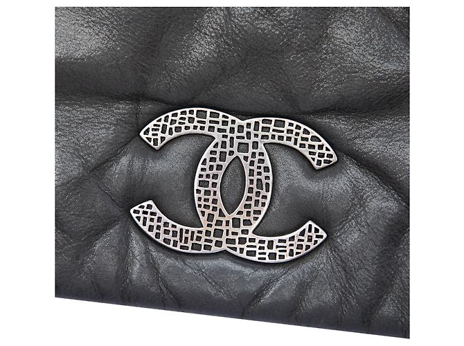 Borsa a tracolla Chanel Glint in pelle di vitello iridescente nera con patta a soffietto Nero - vista 5