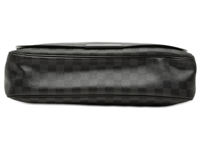 Borsa a tracolla Louis Vuitton Damier Graphite Daniel GM nera Nero - vista 3