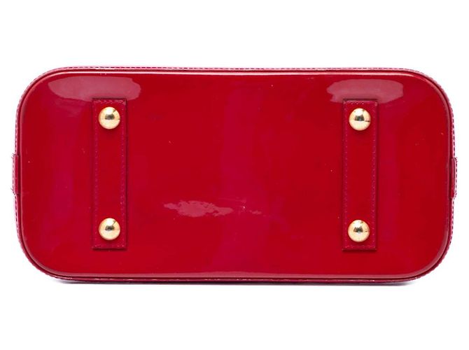 Borsa a mano Louis Vuitton Monogram Vernis Alma PM rossa Rosso - vista 3