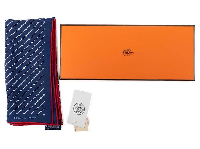 Fazzoletto di seta Hermès blu con motivi geometrici - vista 8