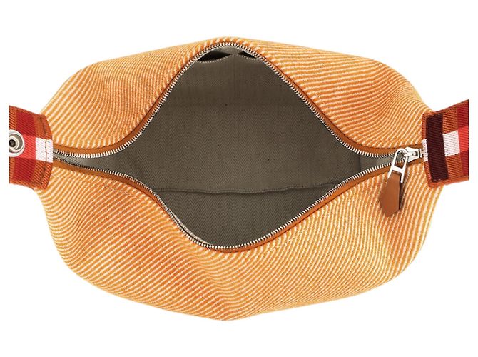 Custodia Orange Hermès Small Wool Bride a Brac Au Carre Case Arancione - vista 4