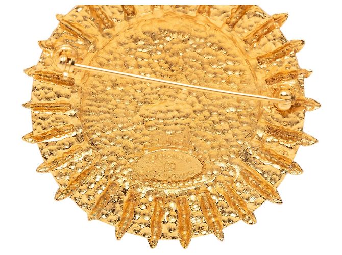 Chanel Brosche vergoldet, Wappen-Medaillon mit Sonnenstrahl-Motiv Golden - Ansicht 3