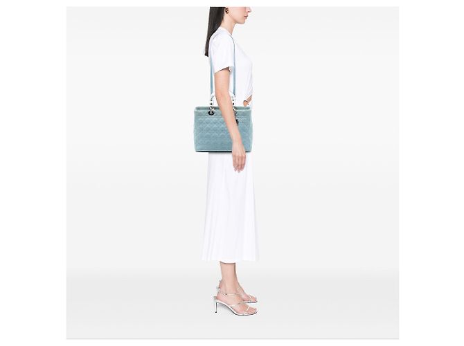 Borsa satchel Lady Dior in denim blu grande con manici in acrilico cannage - vista 6