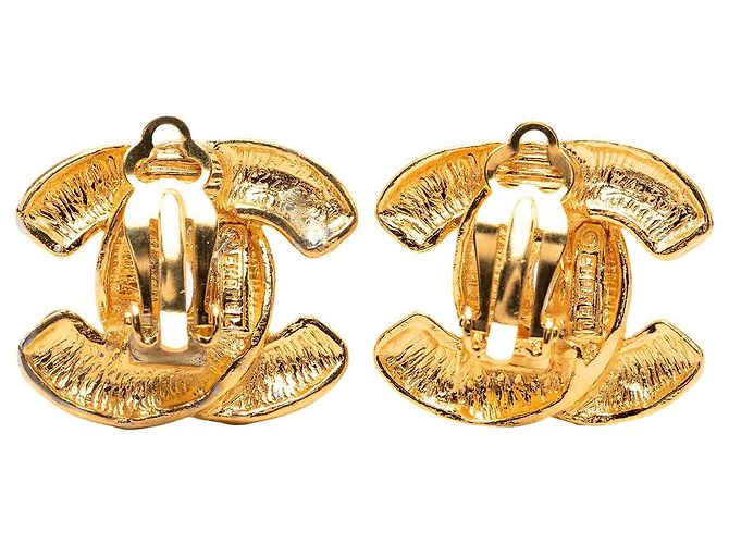 Orecchini a clip Chanel CC trapuntati placcati oro D'oro - vista 2