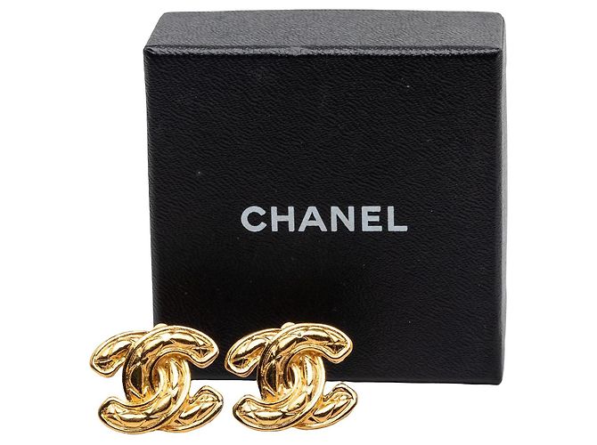 Orecchini a clip Chanel CC trapuntati placcati oro D'oro - vista 4