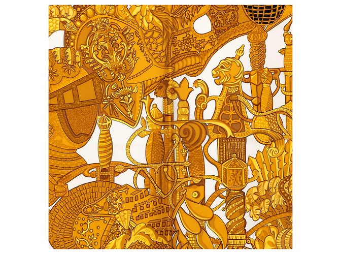 Sciarpa in seta Hermès Armets en Panache 90 Oro D'oro - vista 9