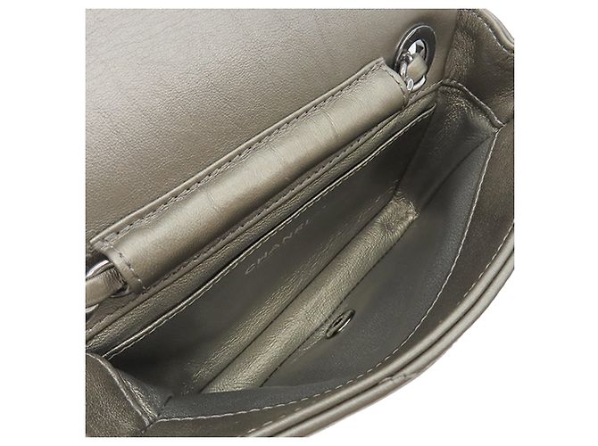 Borsa a tracolla a bustina Data Center Small Chevron Calfskin Embellished Silver Chanel Argento - vista 4